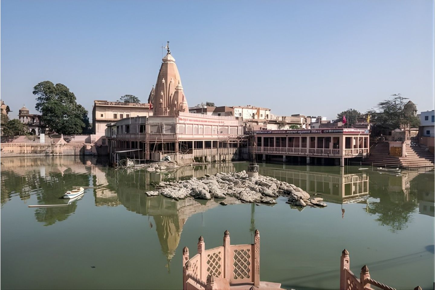 Mansi Ganga Tank Mathura (Entry Fee, Timings, Best time to visit, Images & Location)